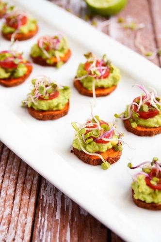 Tostaditas de batata y aguacate