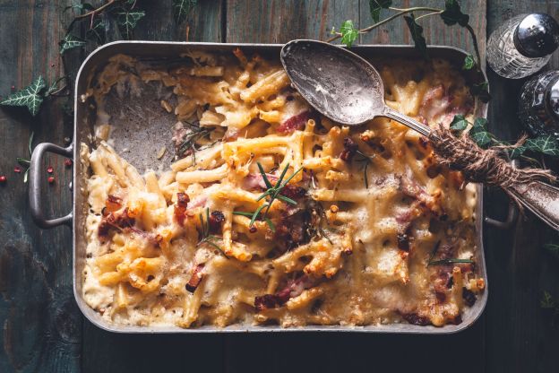 Pasta gratinada con jamón