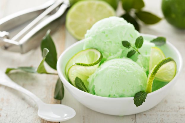 Helado de limón verde