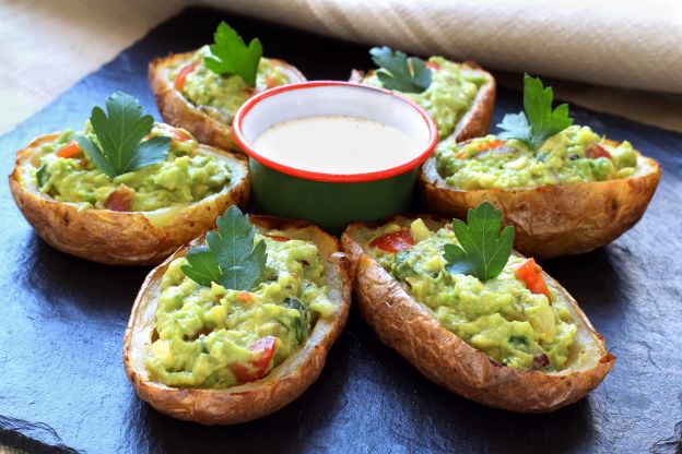 Patatas rellenas de guacamole