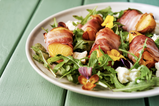 Ensalada con melocotón