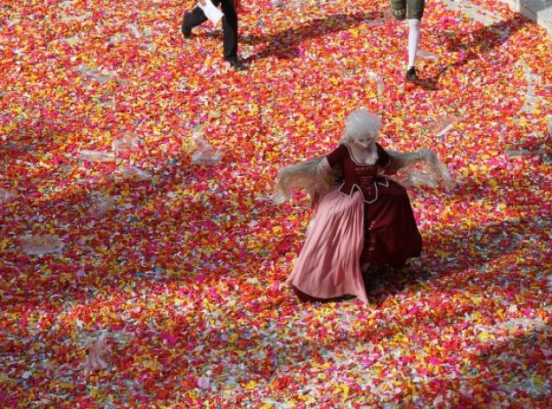 Guerra de caramelos en Vilanova i La Geltru, España