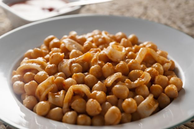 Garbanzos con calamares