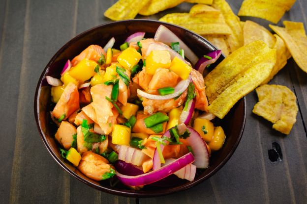 Ceviche de salmón y mango