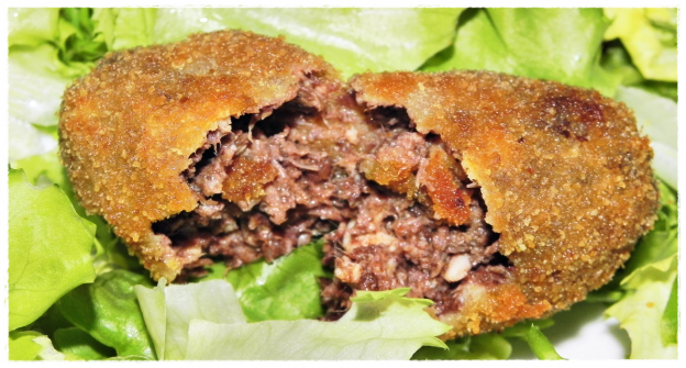 Croquetas de morcilla y carne del cocido