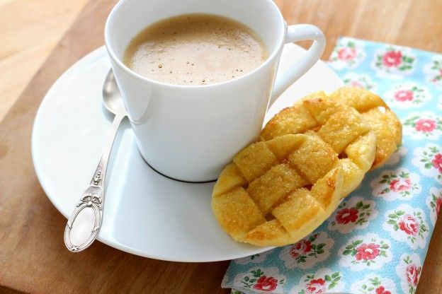 Galletas de masa quebrada trenzadas