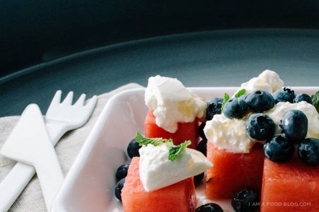 Ensalada de sandía y burrata