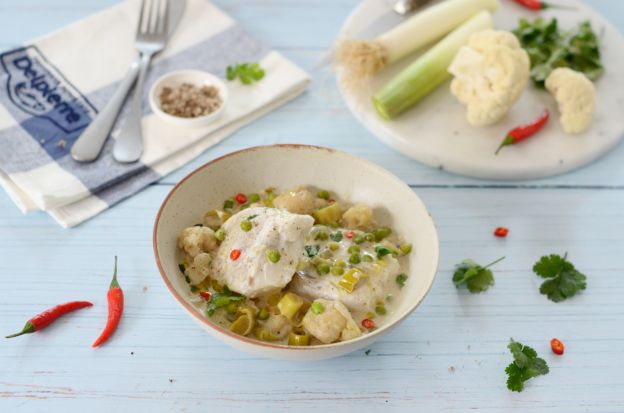 Bacalao con leche de coco y curry de verduras