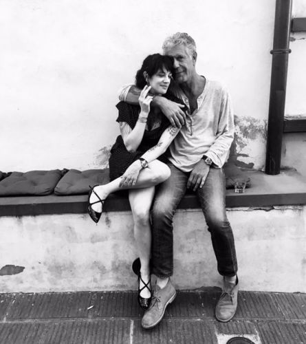 2018: Bourdain Apoya el movimiento #metoo, entre otras causas