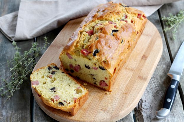 Cake de jamón y aceitunas