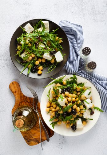 Ensalada griega con garbanzos