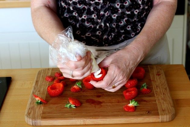 10. Rellenamos las fresas