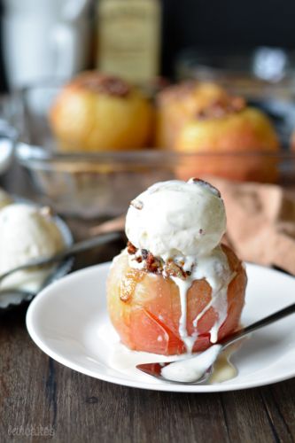 Manzana al horno con pistachos