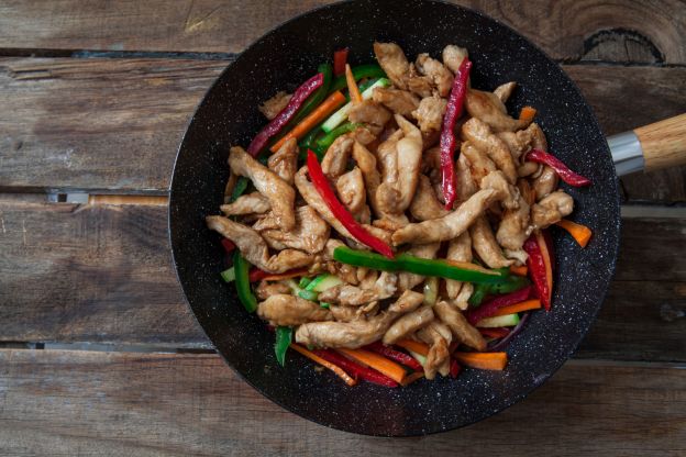 Pollo salteado con verduras