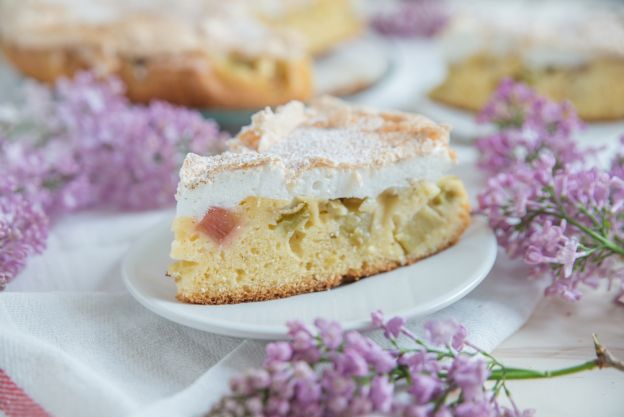 Tarta de ruibarbo con cobertura de merengue