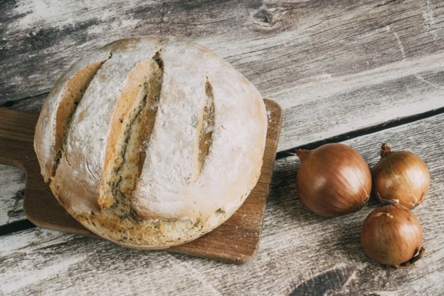 Pan con cebolla