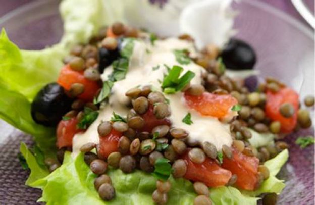 Ensalada de lentejas y tomates cherry