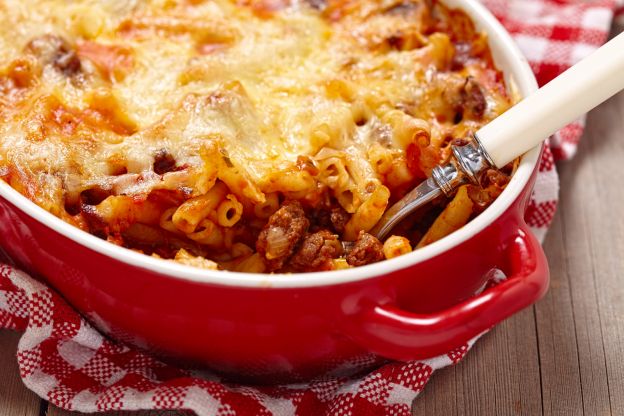 Maccheroni al horno con ragú y mozzarella 