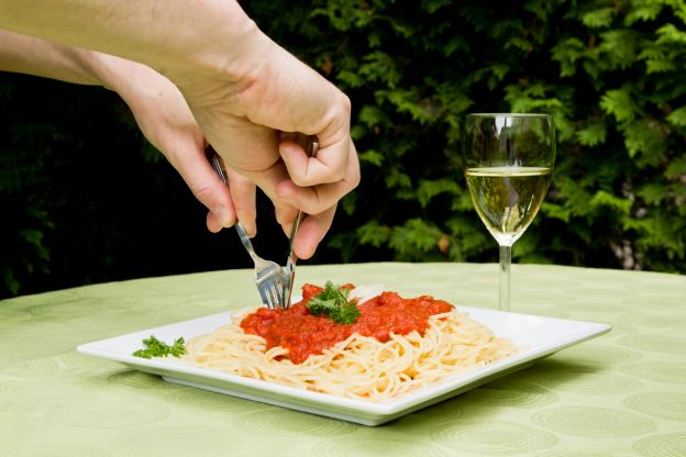 5. Cortar la pasta con cuchillo