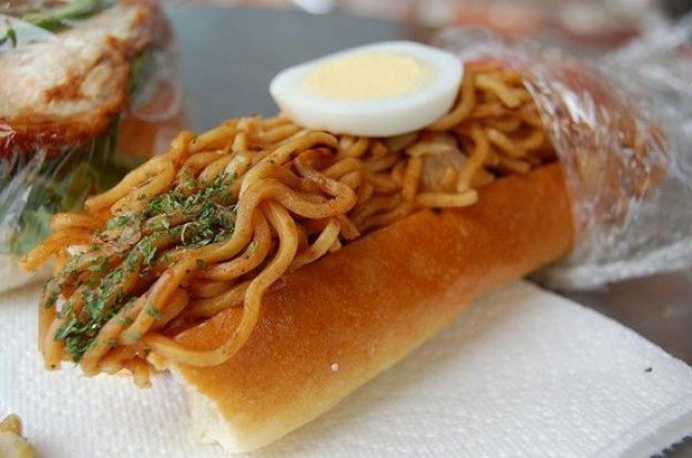 Yakisoba-Pan (Japón)