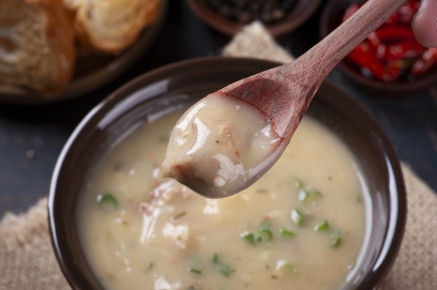 Sopa de pollo y tapioca