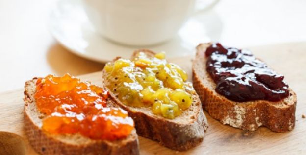 tostadas con mermelada