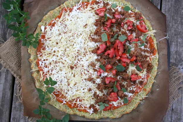 Pizza con masa de calabacín