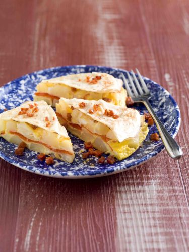 Crepas con tortilla de papas y pimientos rojos