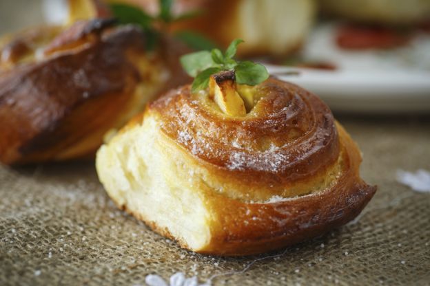 Bollos de manzana y canela