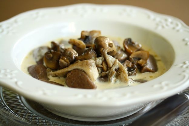 Ñoquis de castaña y setas con gorgonzola