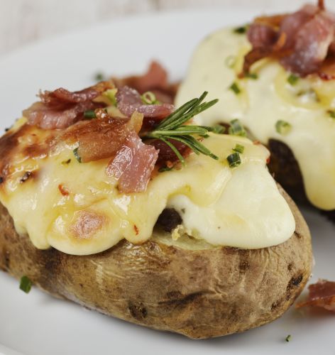 Patatas rellenas de bacon y Tomme de Savoie