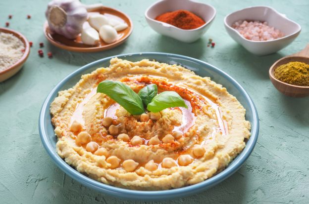 Hummus y palitos de verdura