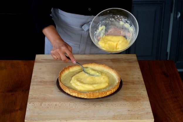 Relleno con la crema de limón