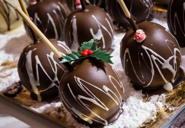 Manzanas de chocolate navideñas