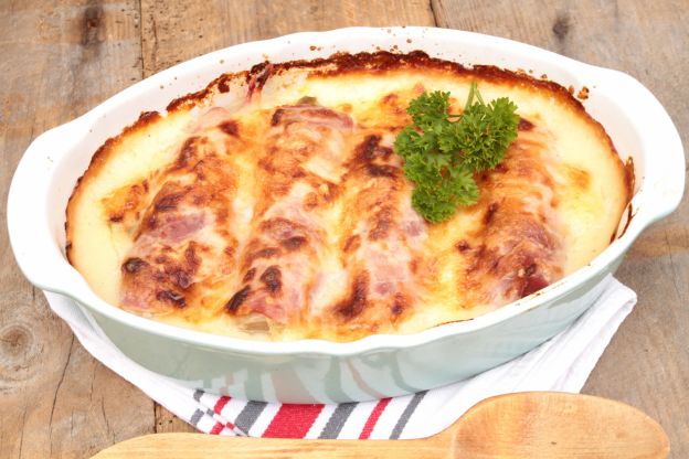 Endivias con jamón y bechamel