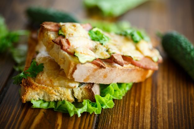 Tostadas de queso y bacon