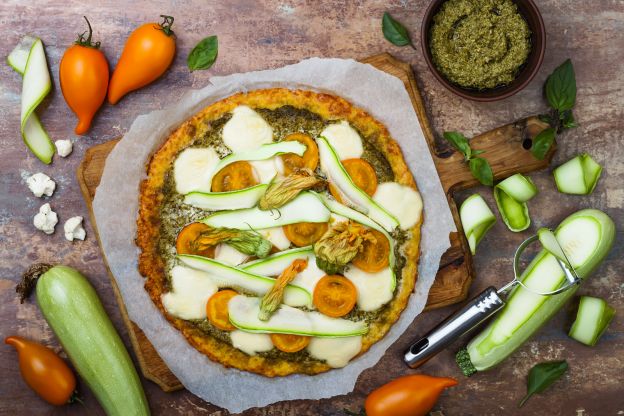 Pizza de zanahoria con verduras