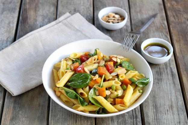 Pennette con verduras y curry