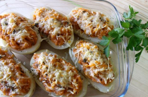 Papas rellenas de atún