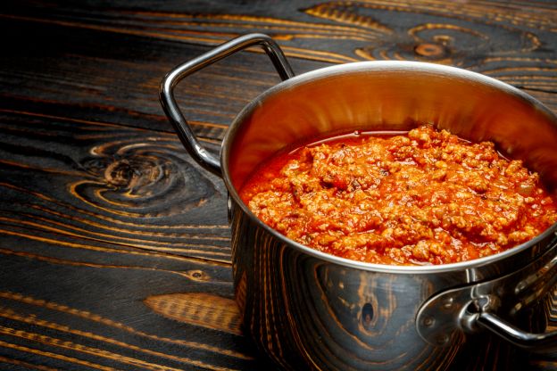 MACARRONES CON RAGÚ DE CARNE CON VERDURAS