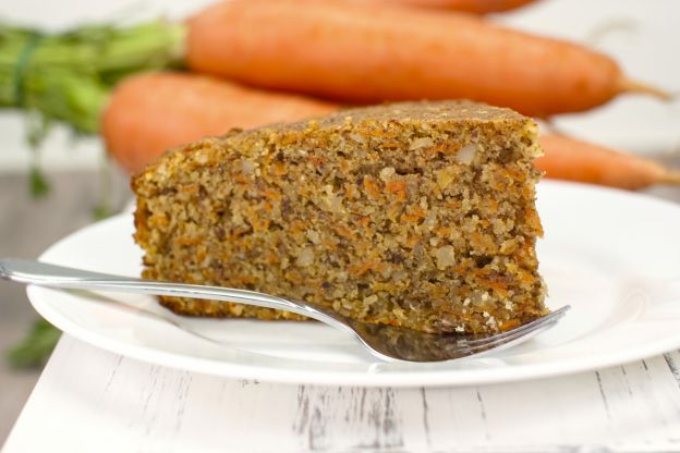 Tarta de zanahoria, nueces y almendras