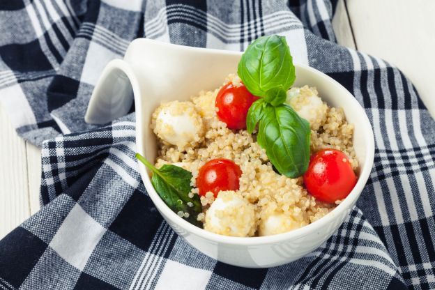 Ensalada de quinoa estilo italiano