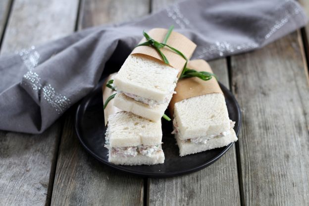 MINI SÁNDWICHES DE QUESO AZUL