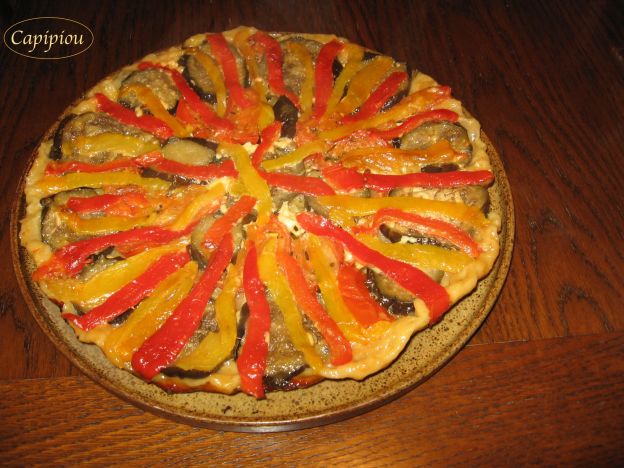 Tarta de berenjena, queso y pimientos