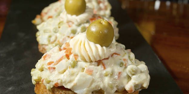 ensaladilla con gambas