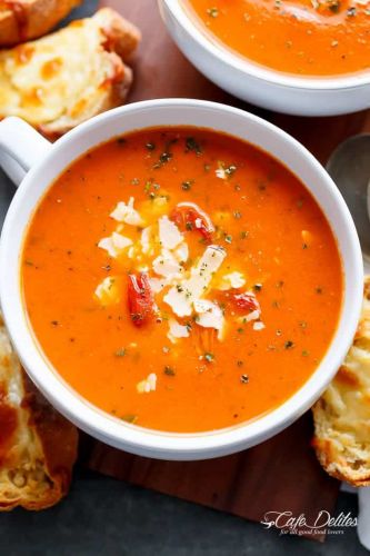 Sopa de coliflor y tomate