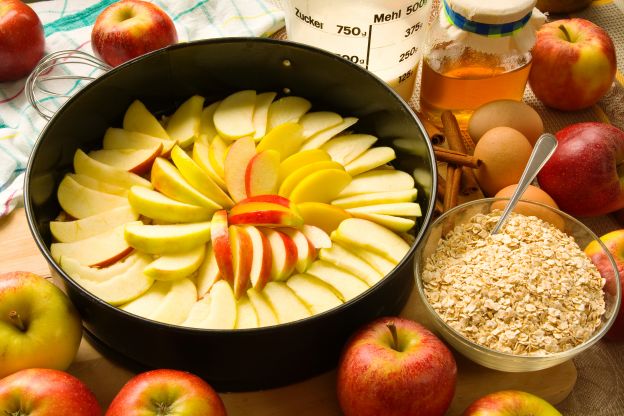 Tarta de manzana con galletas