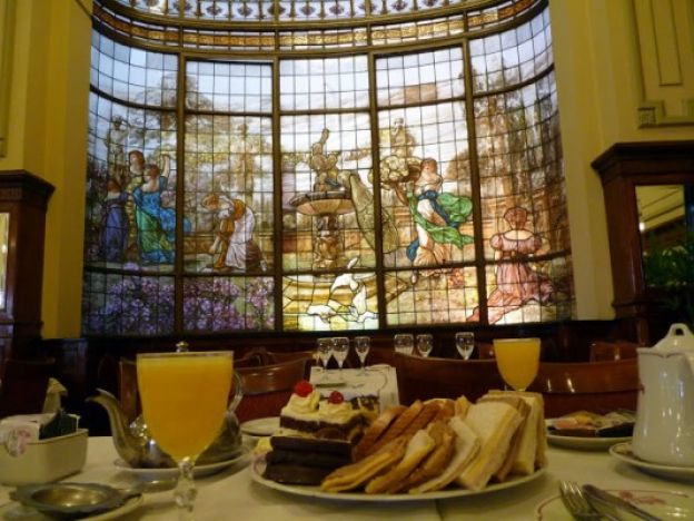 Confitería Las violetas en Buenos Aires, Argentina