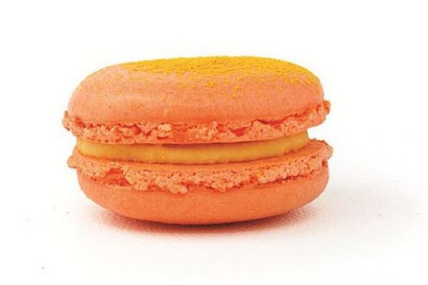 Cheetos macarons