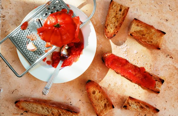 Pan con tomate